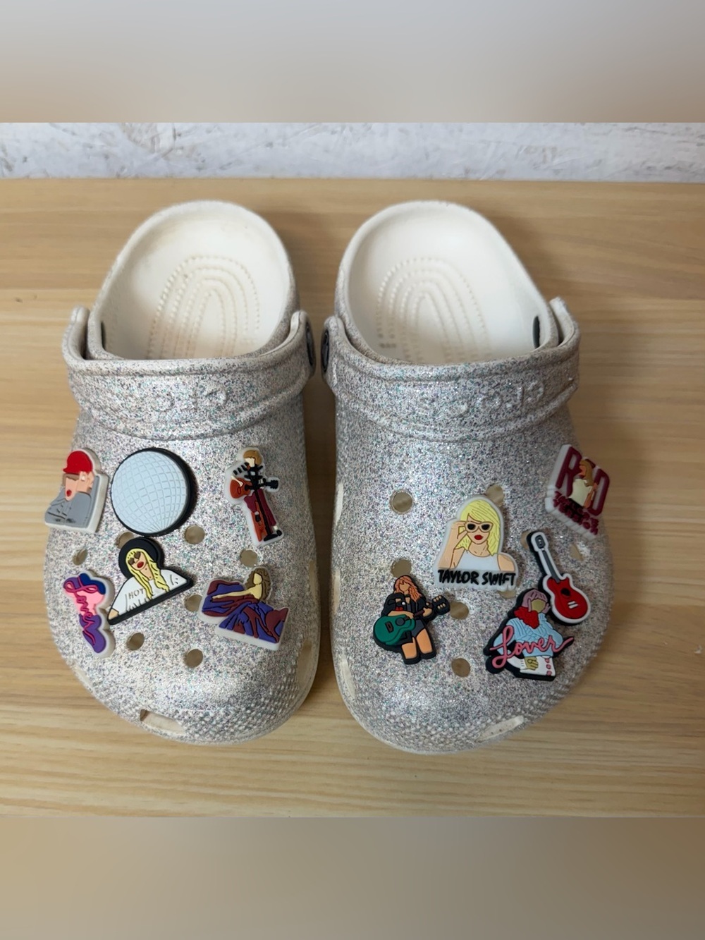 Kids Crocs Classic Glitter II clogs TAYLOR SWIFT Edition - Picture 7 of 7